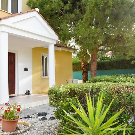 Villa Exellent 3 Bedroom In Coral Bay Peyia