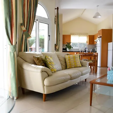 Exellent 3 Bedroom In Coral Bay Villa Peyia
