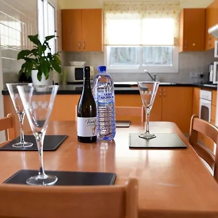 Exellent 3 Bedroom In Coral Bay Villa *