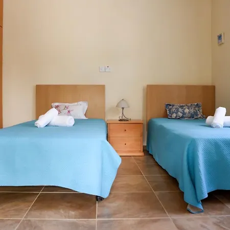 Exellent 3 Bedroom In Coral Bay Villa