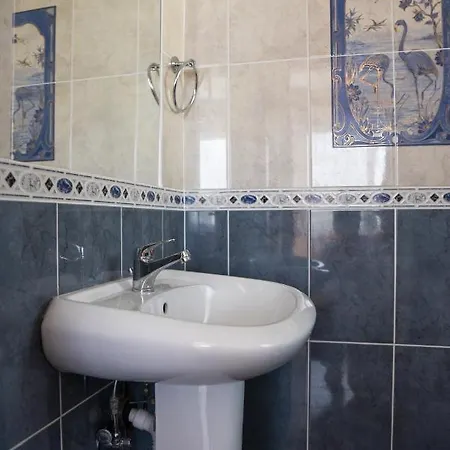 Exellent 3 Bedroom In Coral Bay Vilă