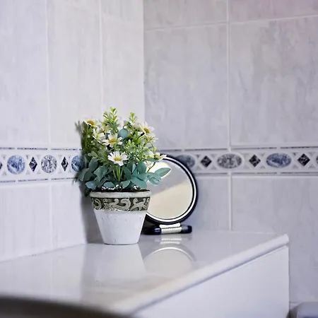 Exellent 3 Bedroom In Coral Bay Vilă