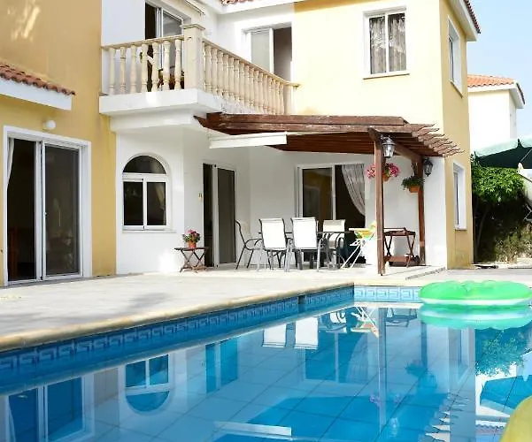 Exellent 3 Bedroom In Coral Bay Willa Peja