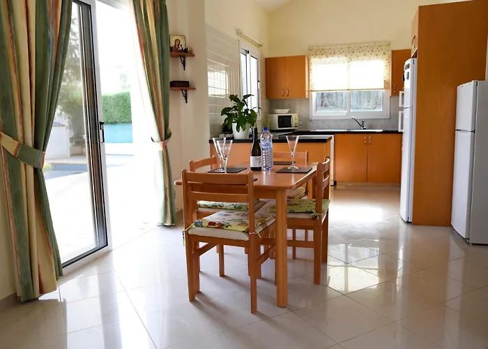 Exellent 3 Bedroom In Coral Bay