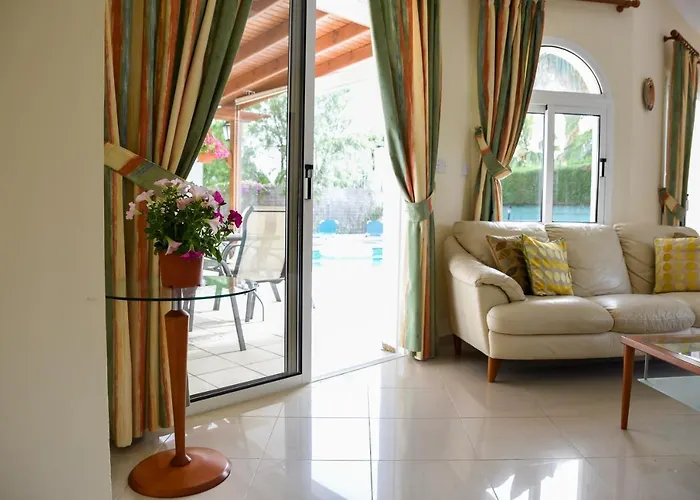 Exellent 3 Bedroom In Coral Bay Willa Peja