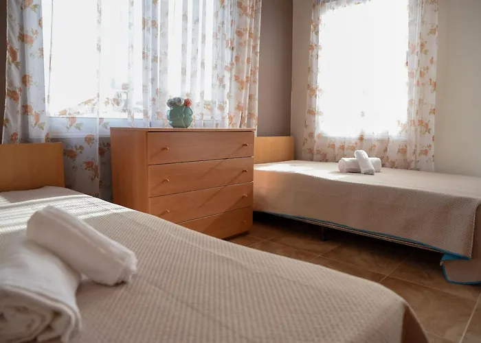 Exellent 3 Bedroom In Coral Bay * Peja